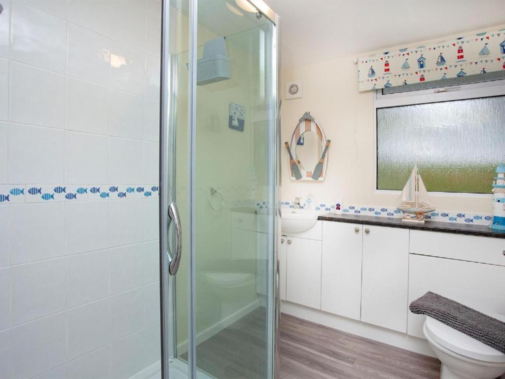 Sunnydaze-Detached Chalet With 2 Bedrooms And 2 Bathrooms And Private Parking Outside Door Dartmouth Ngoại thất bức ảnh